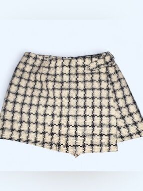 White and Black Patterned Women's Skort